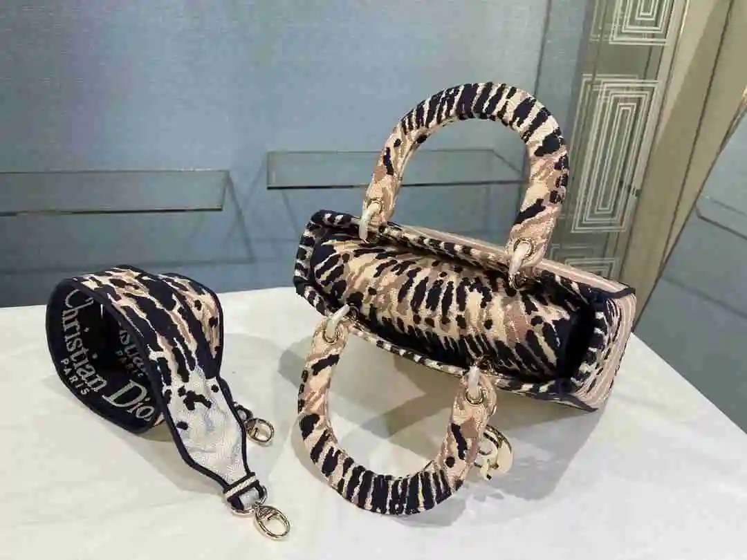 KK05650 (5).webp