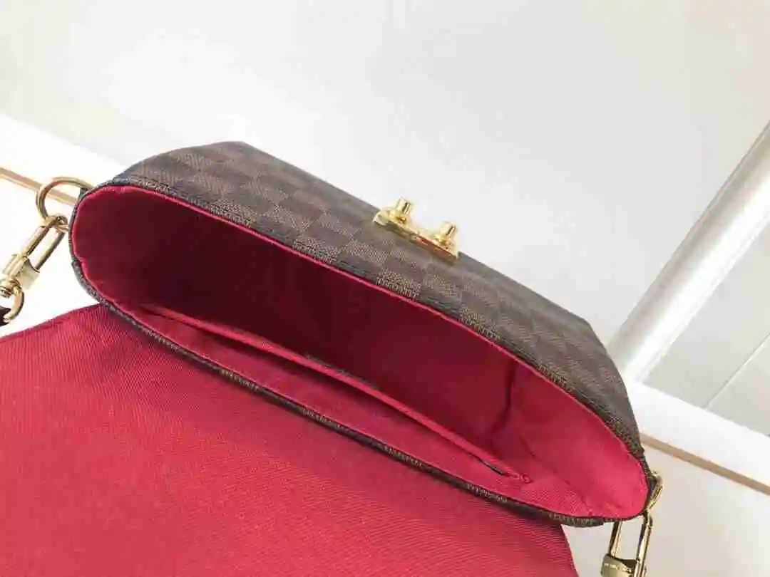 KK01950 (15).webp