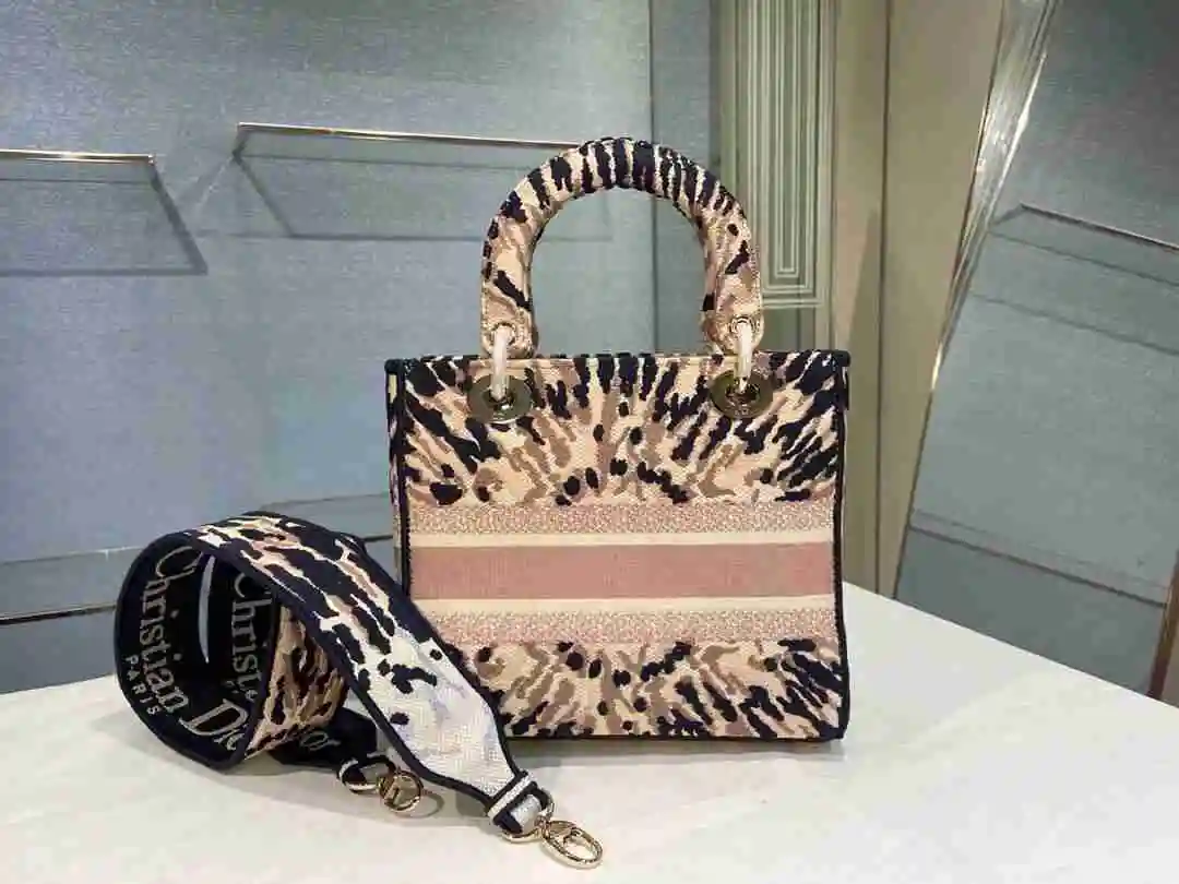 KK05650 (4).webp