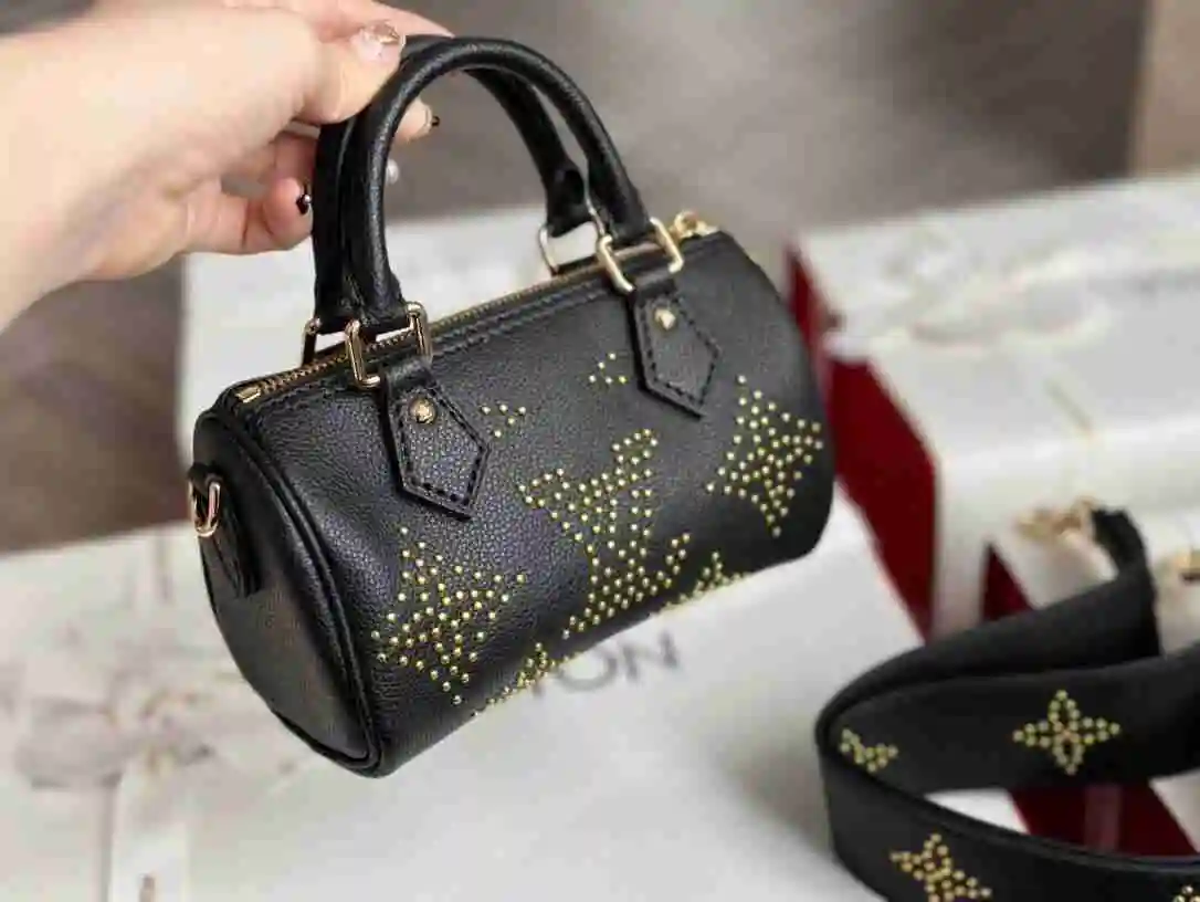 KK01950 (1).webp