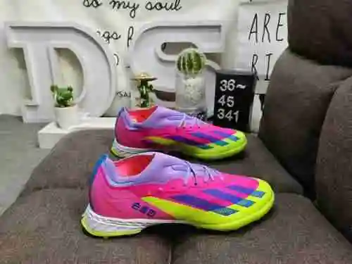 341D company level Adidas PERFORMANCE COPA MUNDAL football shoes are designed using a streamlined de