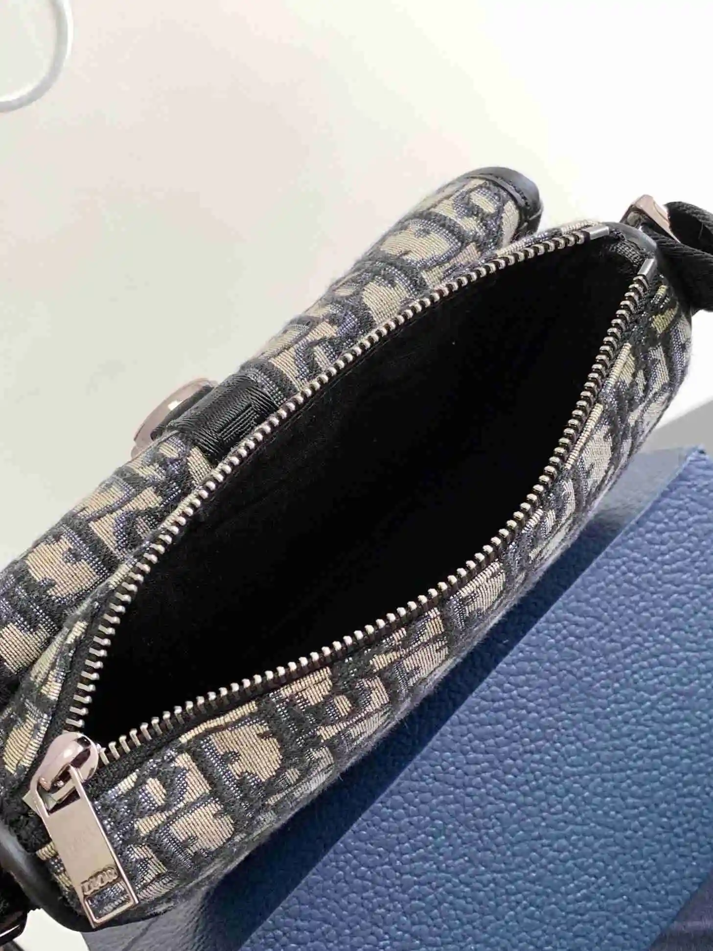 KK03850 (4).webp