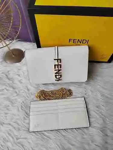 FENDI Fendi Chain Bag adopta una bolsa de regalo de entrega de alta calidad de piel de vaca original