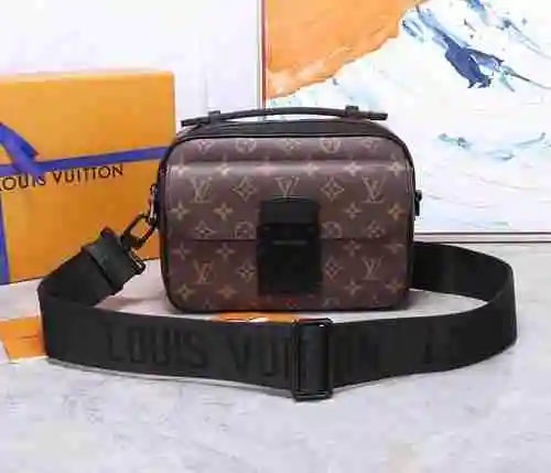 El bolso de cartero dedicado para hombres LV está hecho de una bolsa de regalo de entrega de alta ca