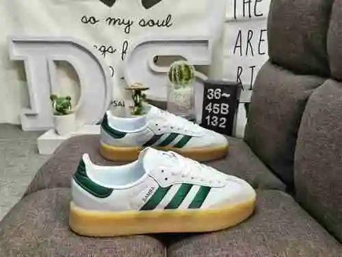 132D men's and women's shoes are made of genuine half size system # using a combination of suede and