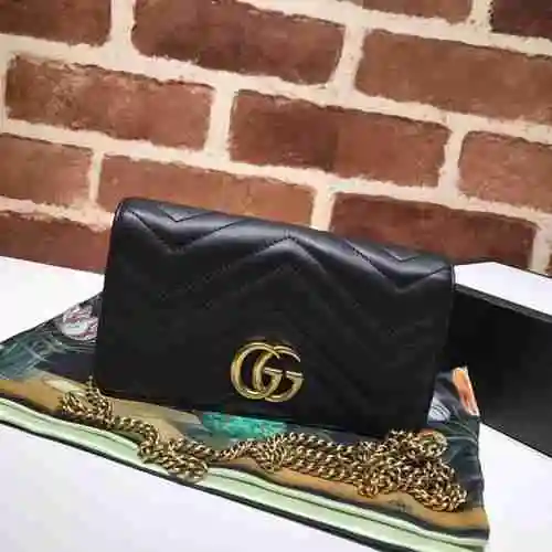El bolso de cadena GUCCI adopta una bolsa de regalo de entrega de alta calidad de piel de vaca origi