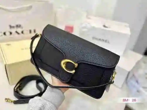 El bolso cruzado Coach Coach está hecho de piel de vaca original importada con una bolsa de regalo d