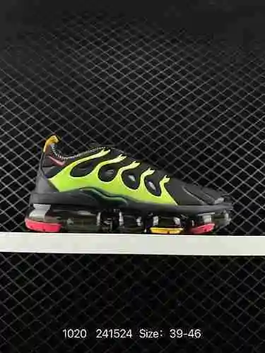 dos ‼️ ¡La nueva unidad de vapor Nike Air Vapormax Plus es versátil para deportes casuales y zapatos