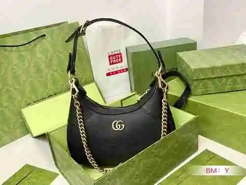 La bolsa para axilas GUCCI adopta una bolsa de regalo de entrega de alta calidad de piel de vaca ori