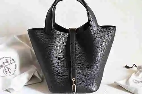 El bolso bandolera HER Hermes está hecho de cuero original importado de primer nivel y una versión r