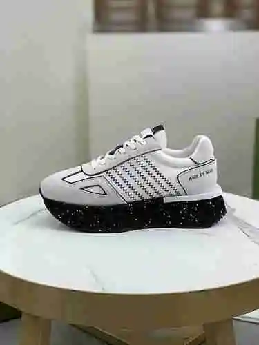 Código de zapato de hombre GUCCI: 1024C50 Talla: 38-44 (45 se puede personalizar)