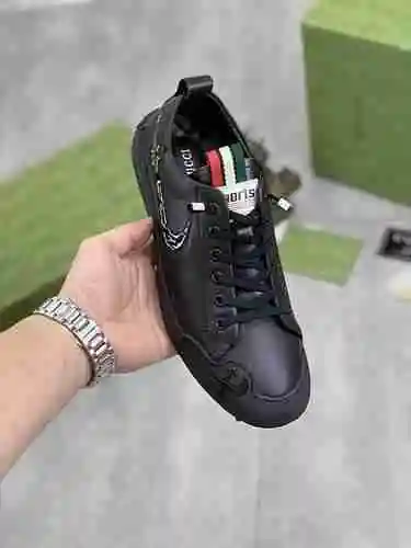 Código de zapato de hombre GUCCI: 1024B40 Talla: 38-44