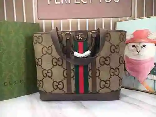 El bolso de hombro GUCC adopta una bolsa de regalo de entrega de alta calidad de piel de vaca origin