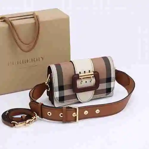 El bolso con hebilla BUR Burberry está hecho de cuero original importado de primer nivel y una versi