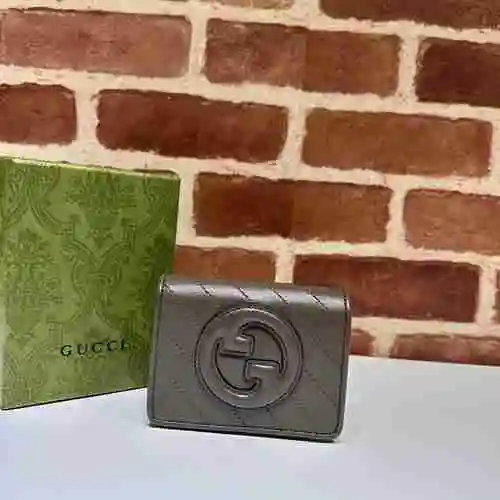 Cartera con clip corto GUCCI hecha de piel de vaca original importada Bolsa de regalo con entrega de