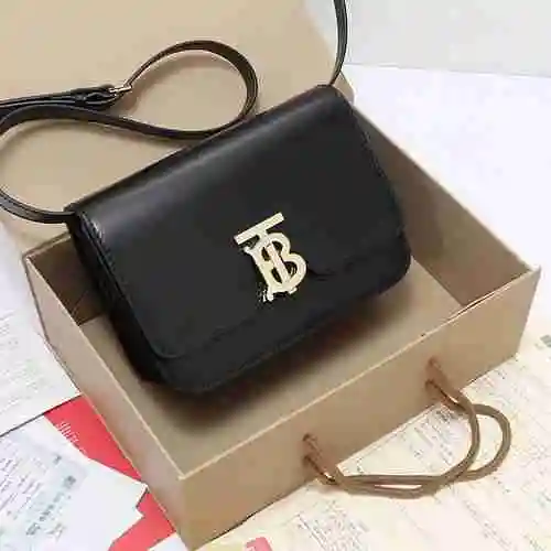 El bolso bandolera BUR Burberry está hecho de cuero original importado de primer nivel y una versión