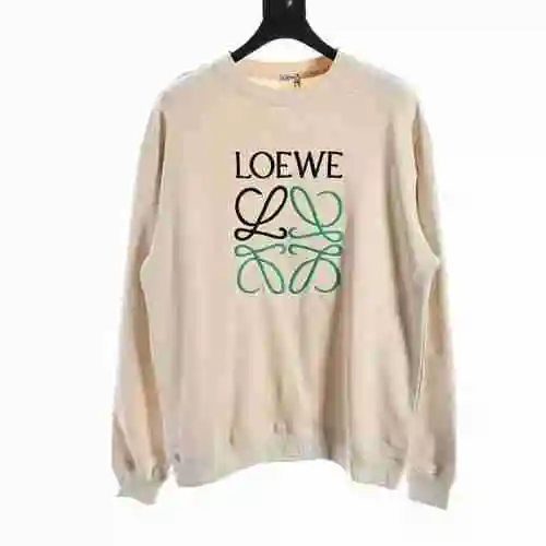 Classic embroidered logo sweater on chest