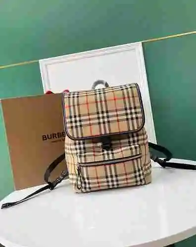 La mochila BUR Burberry está hecha de cuero original importado de primer nivel y una versión réplica