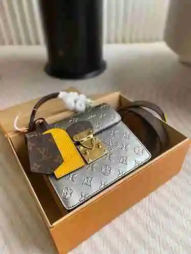 El bolso LL adopta cuero original importado de alto nivel y una versión réplica de alta gama para la