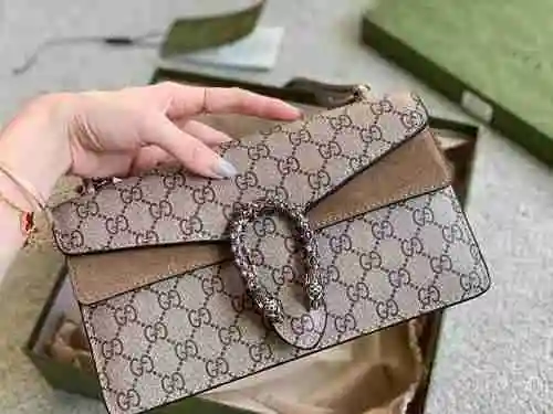 El bolso cruzado GUCC adopta una bolsa de regalo de entrega de alta calidad de piel de vaca original