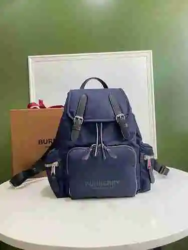 La mochila BUR Burberry está hecha de cuero original importado de primer nivel y una versión réplica