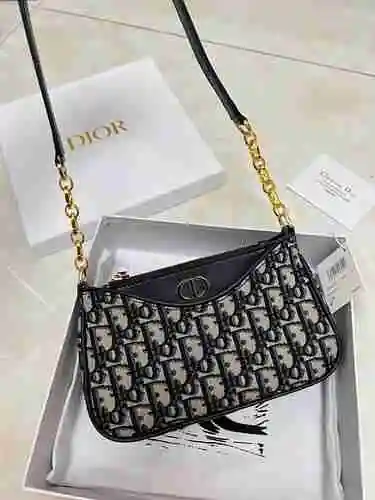 DI@OR La bolsa para las axilas está hecha de piel de vaca original importada, con una bolsa de regal