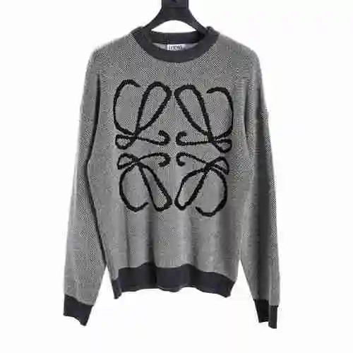 New Jacquard Four Leaf Grass Knitted Round Neck Sweater