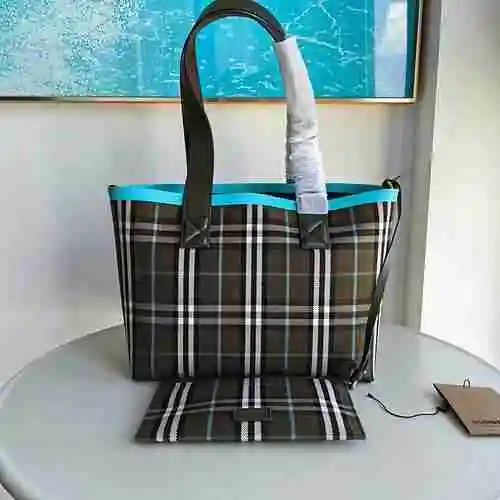 El bolso de hombro BUR Burberry está hecho de cuero original importado de primer nivel y una versión
