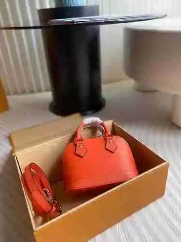 El bolso LL adopta cuero original importado de alto nivel y una versión réplica de alta gama para la