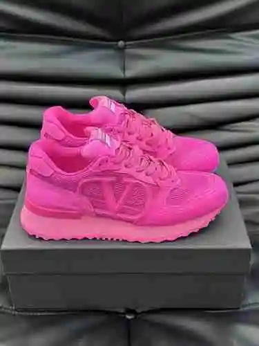 Valentino Pareja Código: 1026C70 Talla: Mujer 35-39 (mujer 40 personalizada) Hombre 38-44 (45 person