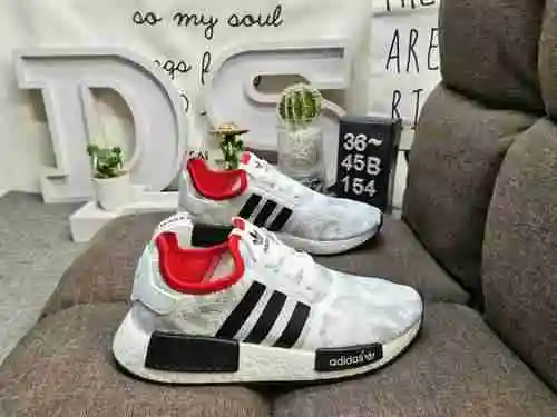 154D company level/Adidas NMD_ R1 channel Baffles version counter is the same as the previous rack ‼