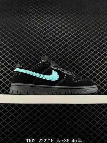 La serie de zapatos de tabla Nike SB Zoom Dunk Low Tiffany es un zapato de tabla deportivo clásico, 