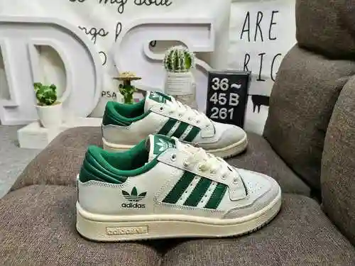 261DAdidas Forum 84 Low low cut versatile trendy casual sneakers. Based on the appearance of vintage