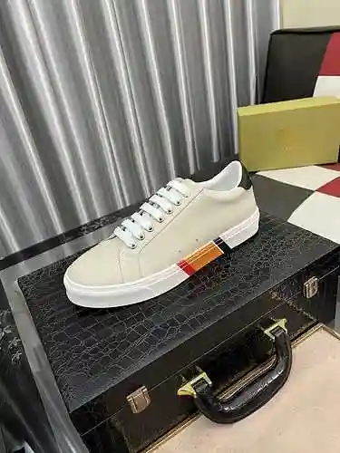 Zapato Burberry Hombre Código: 1028B40 Talla: 38-44
