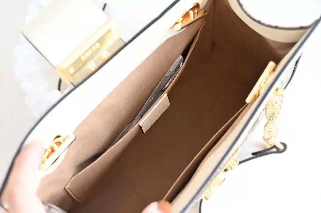 KK03850 (4).webp