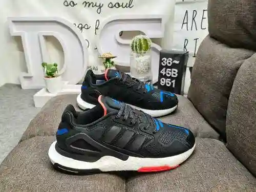 951D Company Class Nightwalker 2nd Generation Day JOGGER # Mesh upper with synthetic suede finish # 