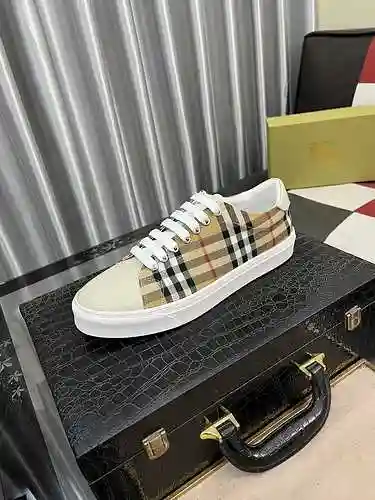 Zapato Burberry Hombre Código: 1028B20 Talla: 38-44
