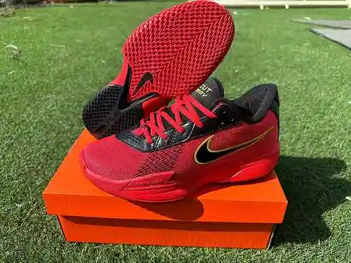 652-5 Rojo Negro Oro 40-46