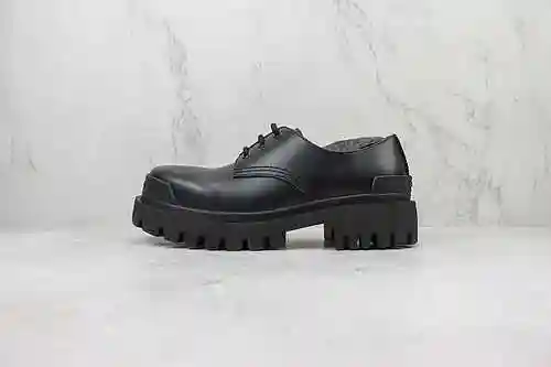 E00 | Admite tres ubicaciones en tiendas Guangdong Genuine Balenciaga Strike Botas Martin con suela 