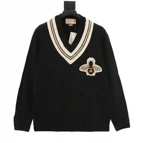 G Family Chest Little Bee Wool V-Neck Sweater