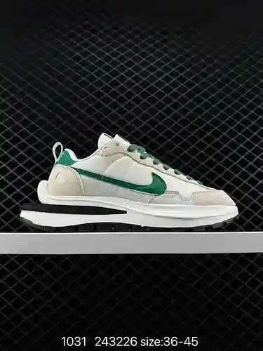 3 Sacai X NIKE VaporWaffle "Tour Yellow" Waffle Generation 3. Estilo de colaboración de la