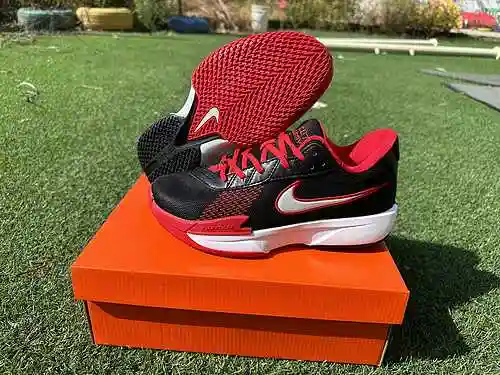 652-2 negro, blanco, rojo 40-46