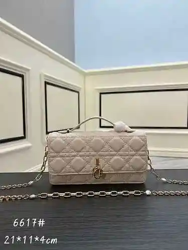 DI@OR El bolso de cadena está hecho de piel de vacuno original importada, con una bolsa de regalo de