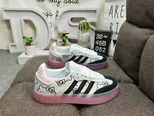 052D men's and women's shoes are made of genuine half size system # using a combination of suede and